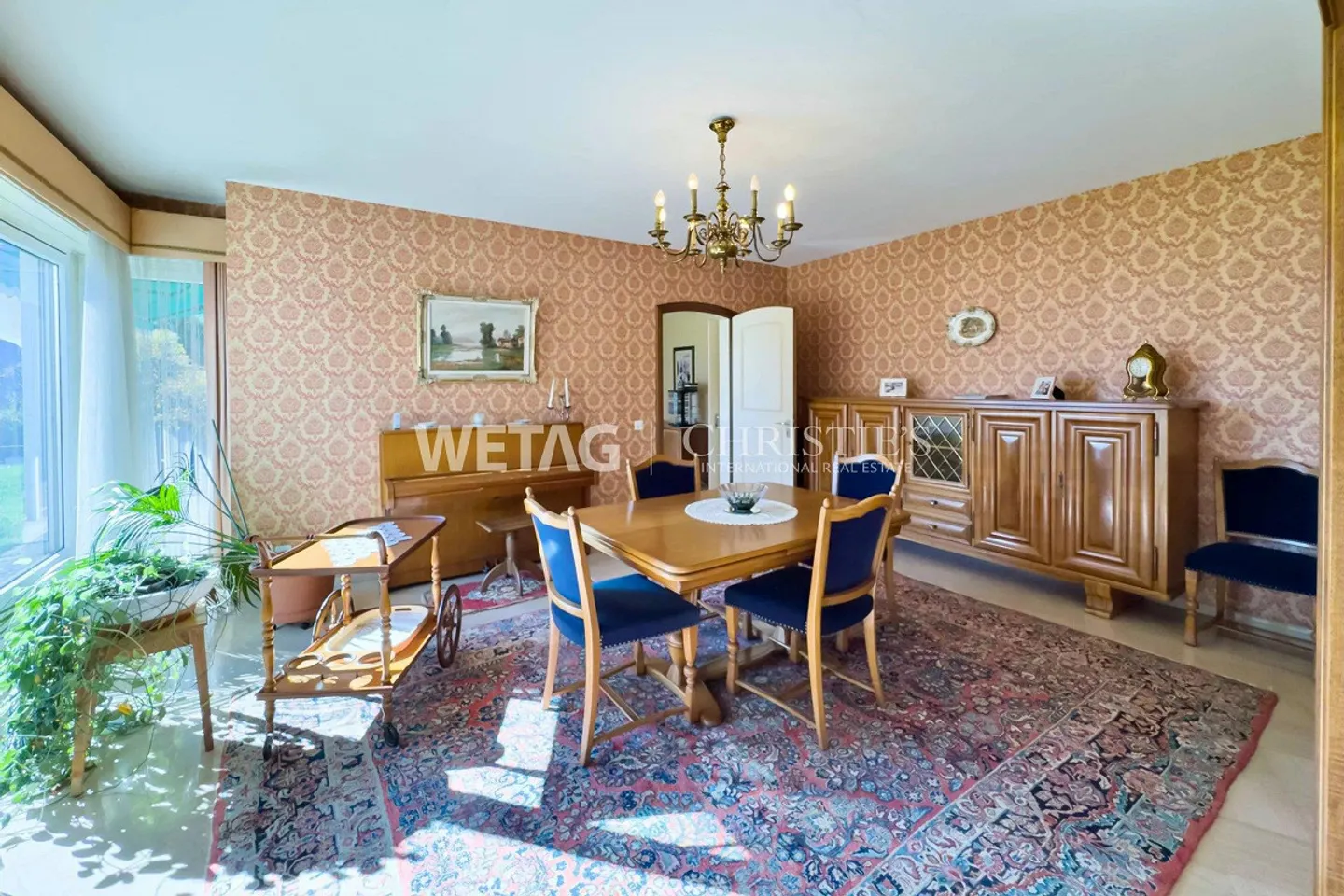 Representative Villa in Lugano-Comano for sale, with outdoor pool ... - Photo 5 of 13