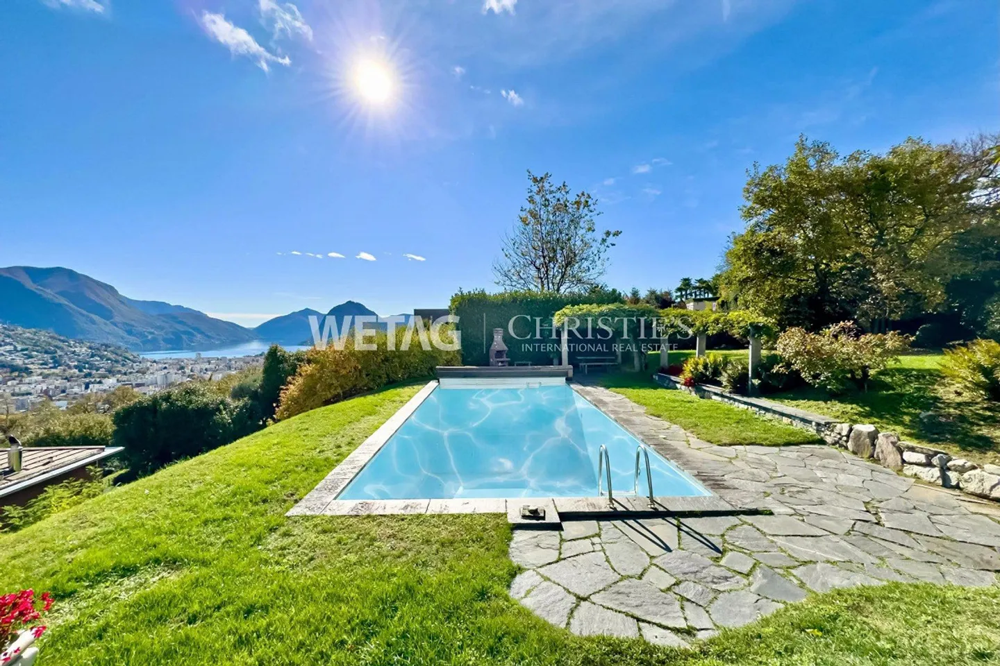 Representative Villa in Lugano-Comano for sale, with outdoor pool ... - Photo 6 of 13