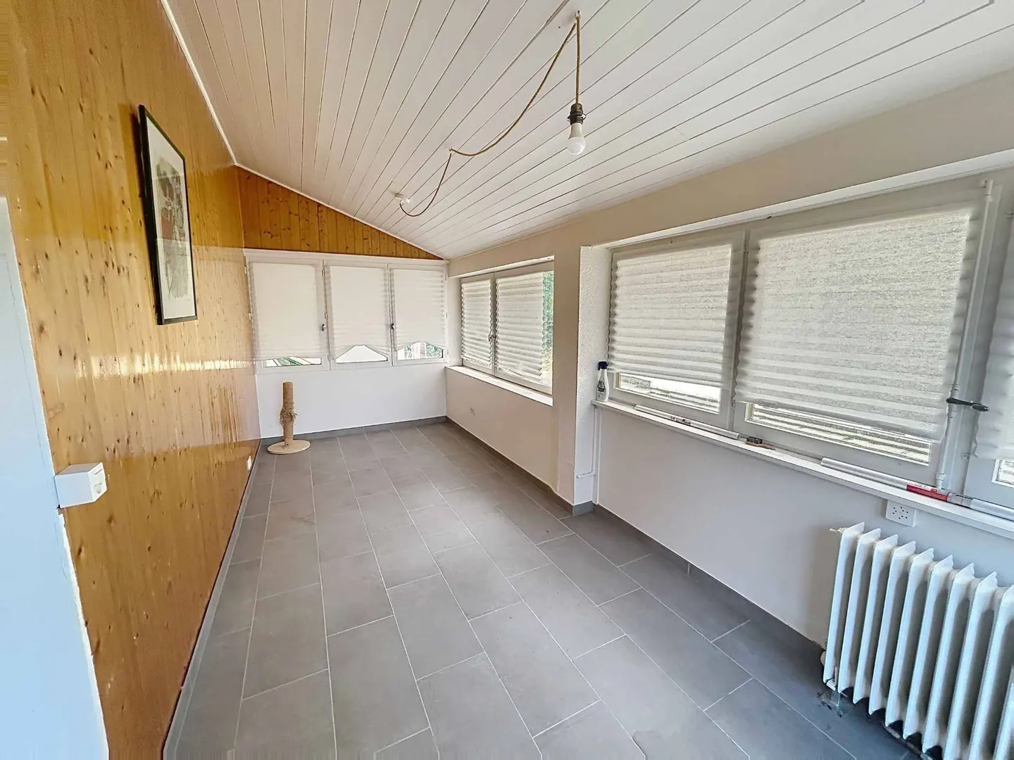 Two Villas with Renovation Potential - Photo 5 of 7