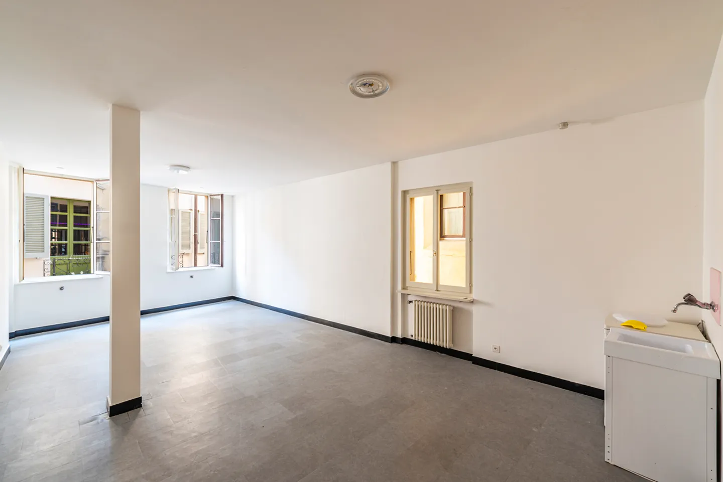 Commercial Space in the Center of Lugano - Photo 1 of 6