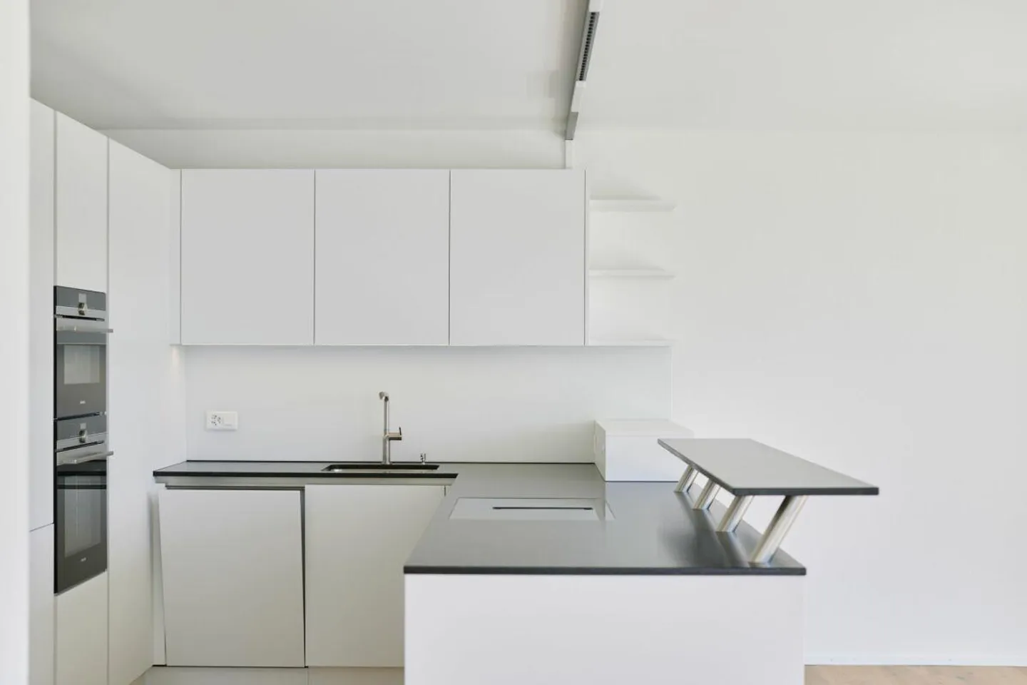 Penthouse apartment with unobstructed view - Photo 3 of 14