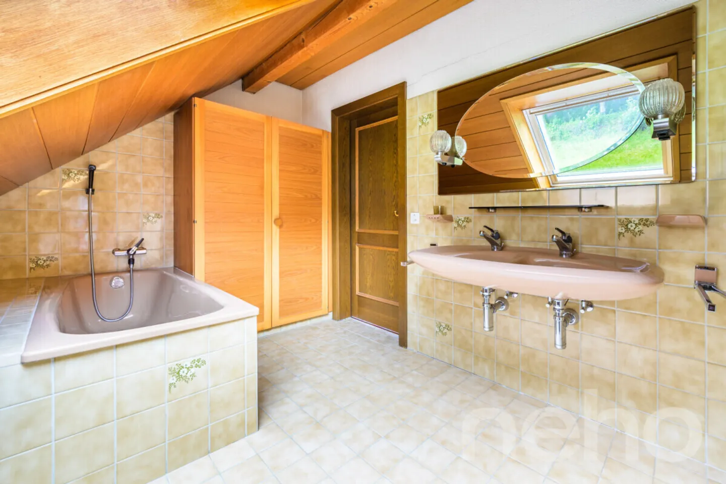 Ampia casa unifamiliare con vista panoramica e giardino da sogno - Foto 10 di 13