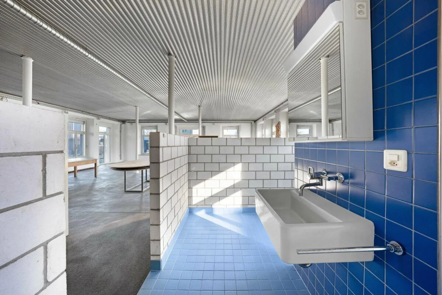 Bureau | Atelier | Salle de formation - Photo 9 sur 10