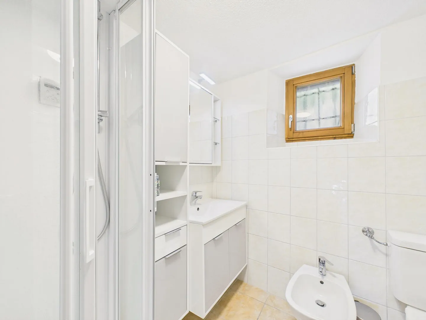Wohntraum in Breggia, TI: Modernes Einfamilienhaus mit 5 Zimmern! - Foto 10 von 12