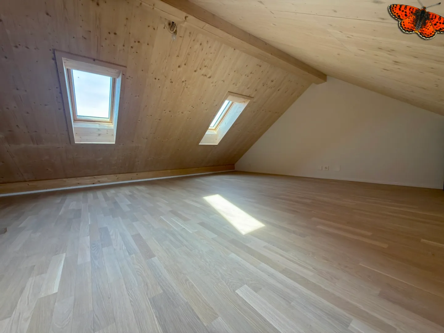 MAGNIFIKANTE 3 ½ ZIMMER TRIPLEX-WOHNUNG MIT MEZZANINE - ROMONT - Foto 5 von 8