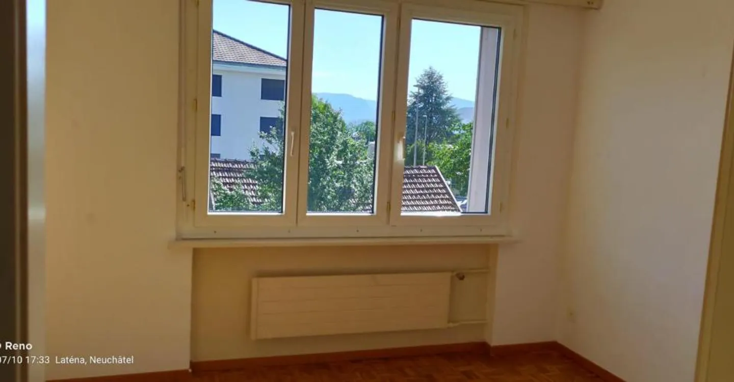Spacious Apartment - Photo 5 of 9