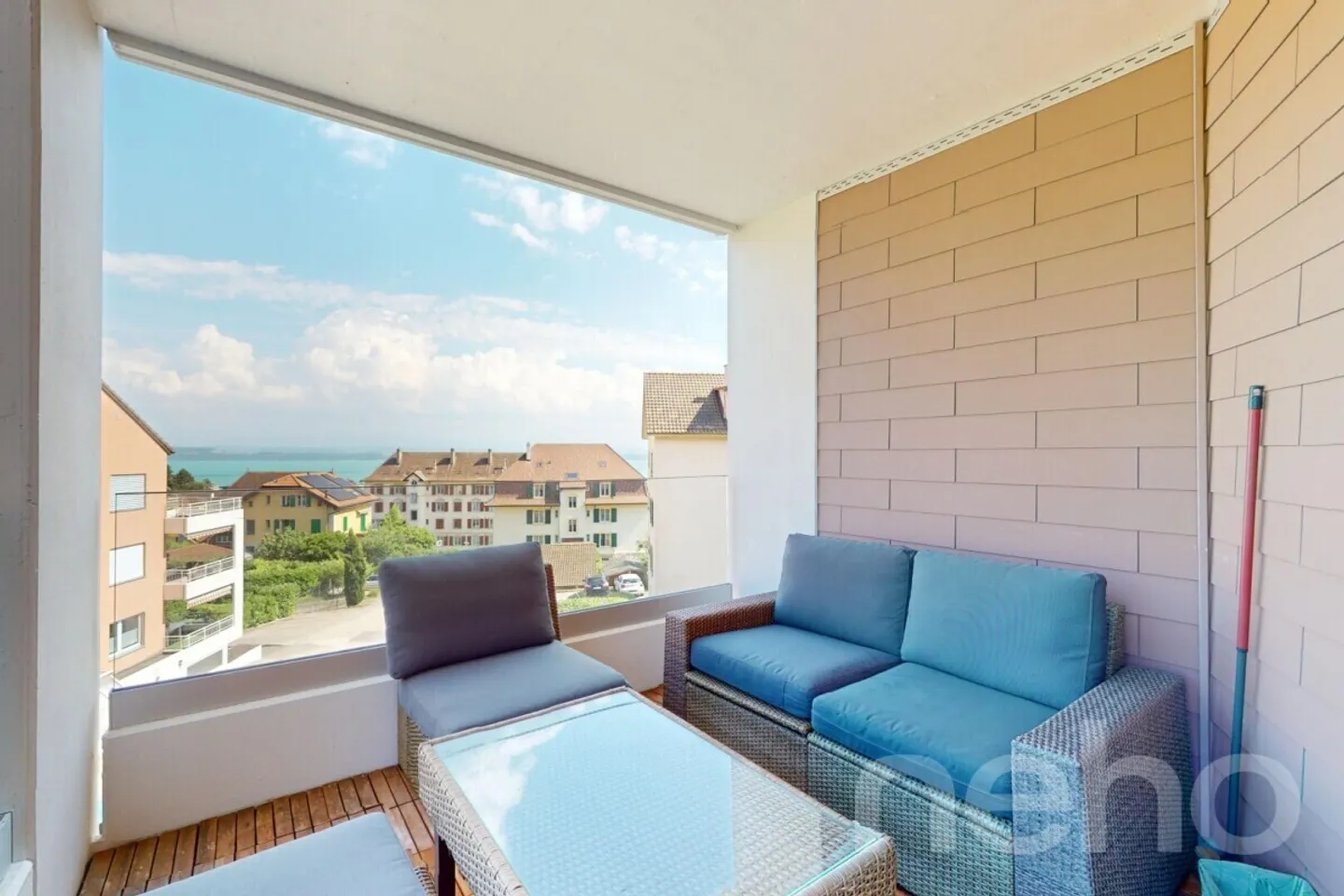 Appartamento ristrutturato di 4,5 locali con vista sul lago! - Foto 3 di 12