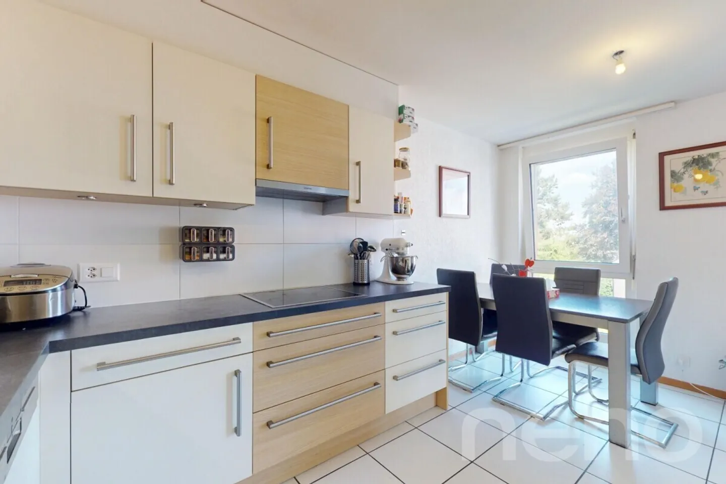 Appartamento ristrutturato di 4,5 locali con vista sul lago! - Foto 2 di 12