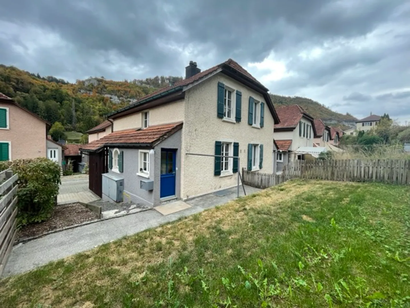 Casa Contigua a St-Ursanne - Foto 1 di 7