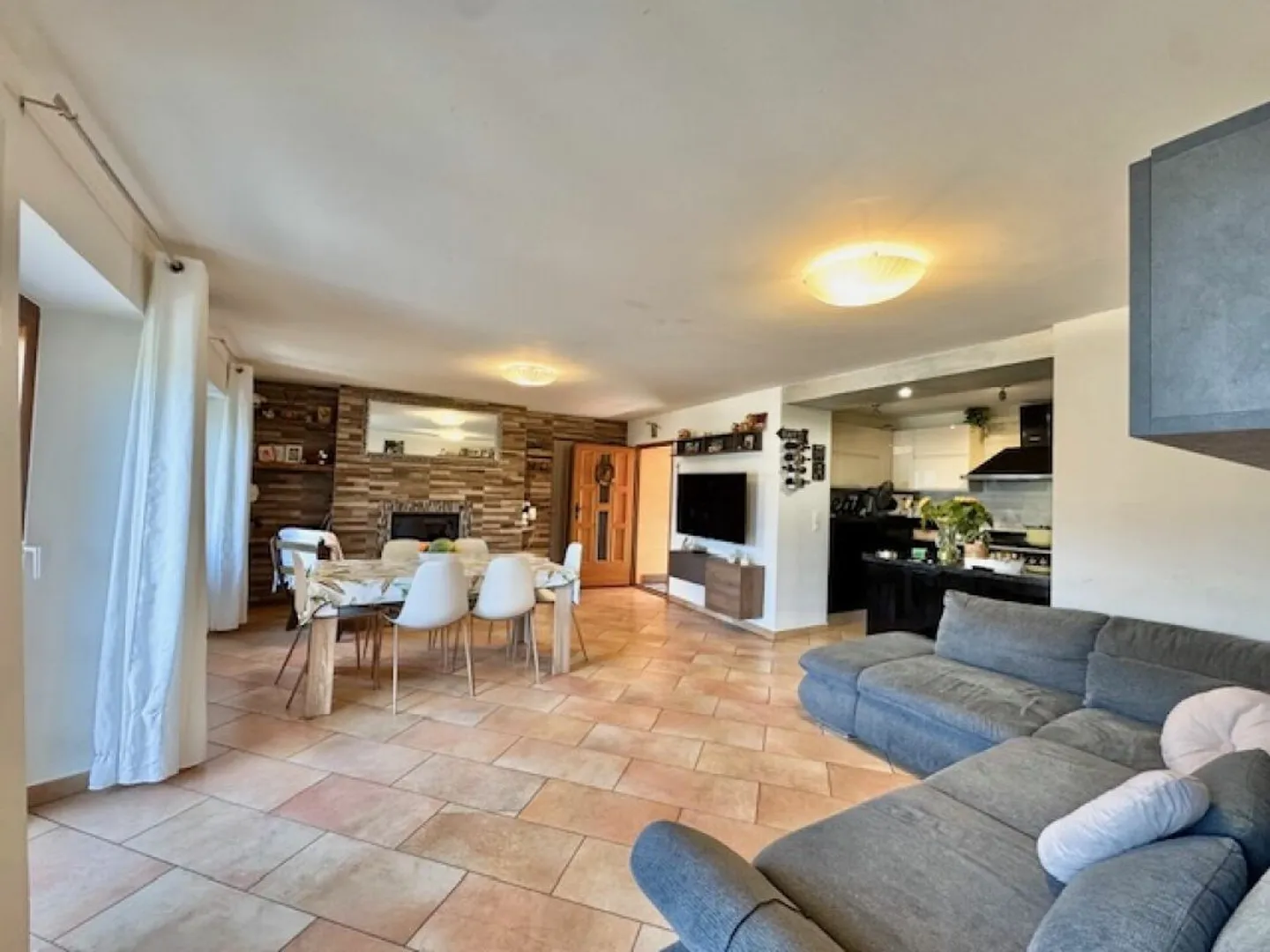 FOR SALE IN PIAZZOGNA (Gambarogno) - beautiful single-family house with 4.5 rooms in a central location - Photo 5 of 21