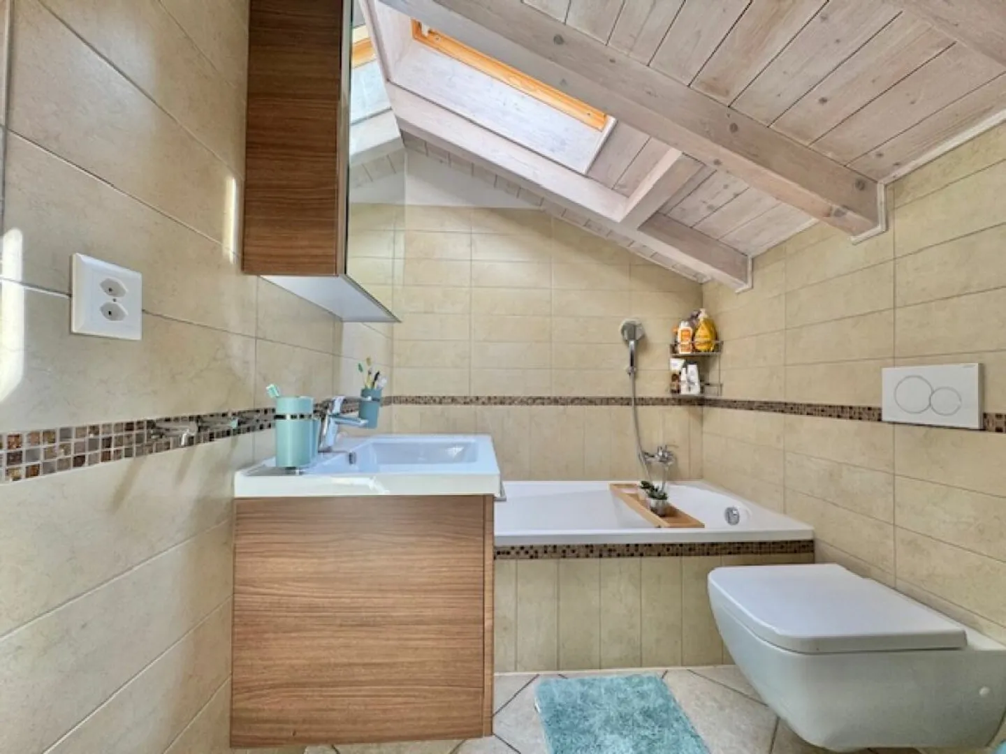 FOR SALE IN PIAZZOGNA (Gambarogno) - beautiful single-family house with 4.5 rooms in a central location - Photo 18 of 21