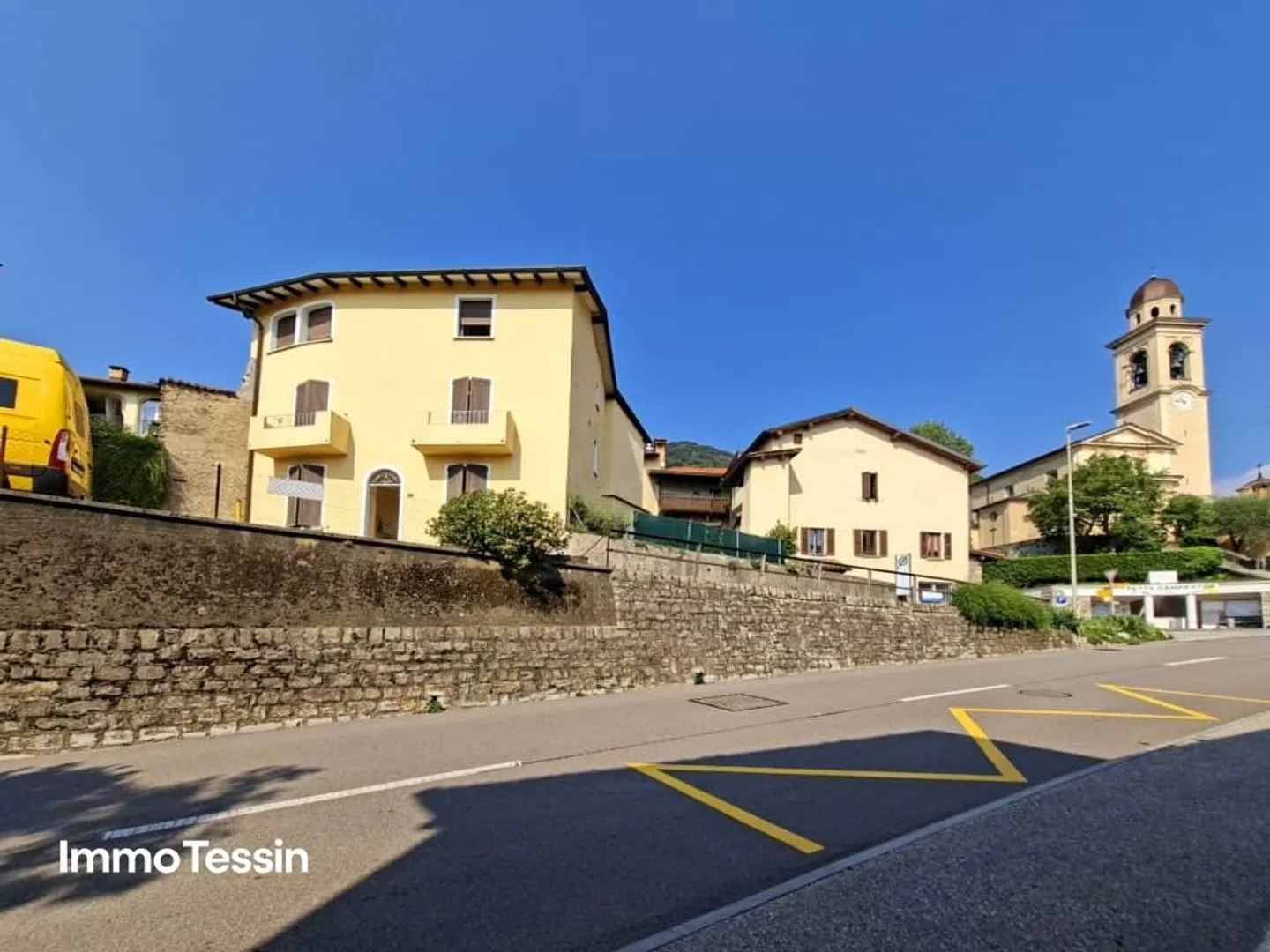 Historical House with 3 Apartments, Courtyard and the Charm of the Past... - Photo 2 of 13