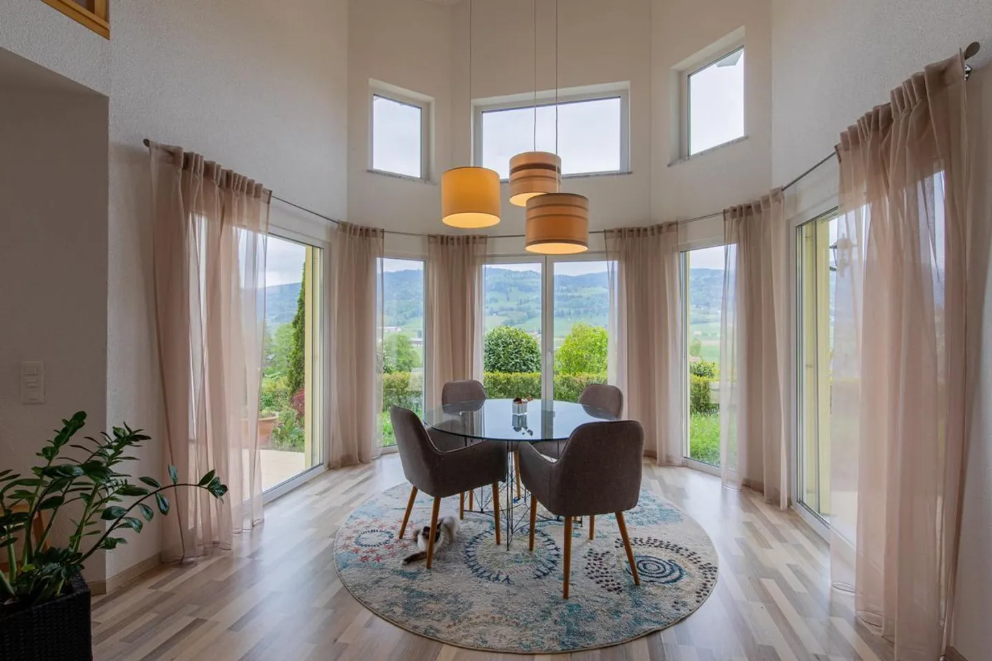 Bella villa con vista mozzafiato e luminosità eccezionale - Foto 4 di 13