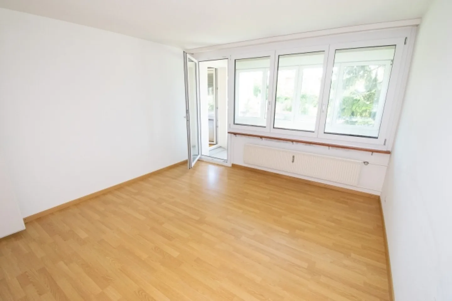 Spacious 3.5 room apartment in a central location - Photo 3 of 12