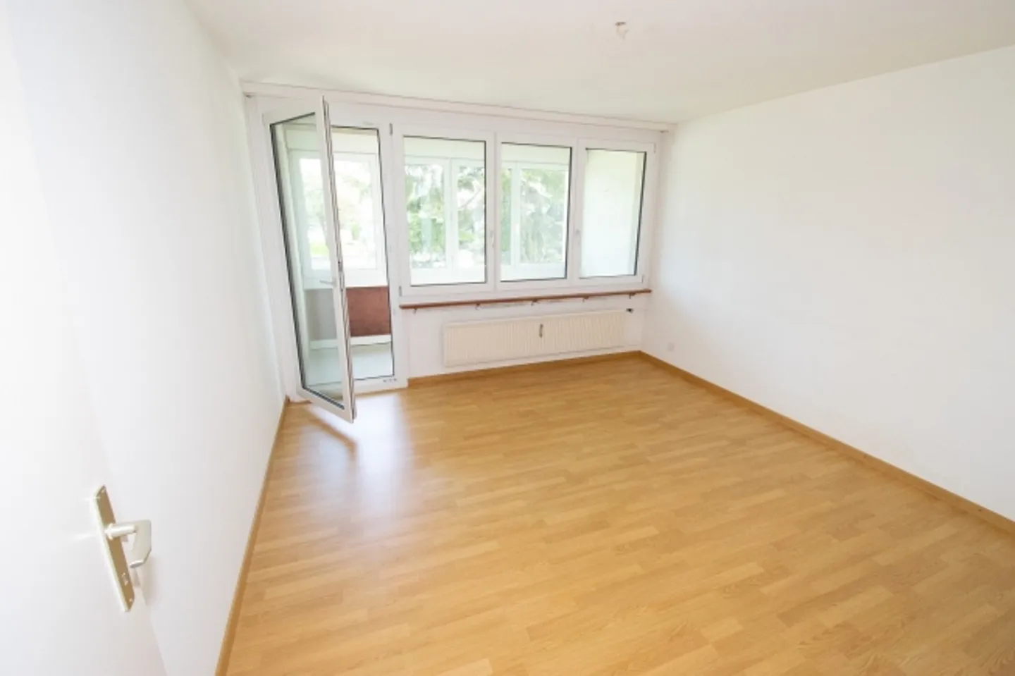 Spacious 3.5 room apartment in a central location - Photo 4 of 12