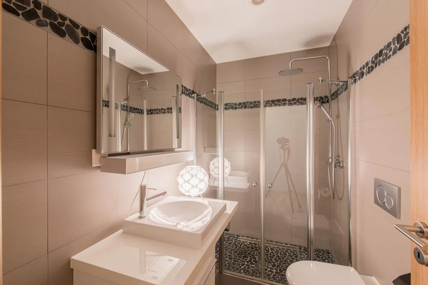 Bella villa con vista mozzafiato e luminosità eccezionale - Foto 11 di 13