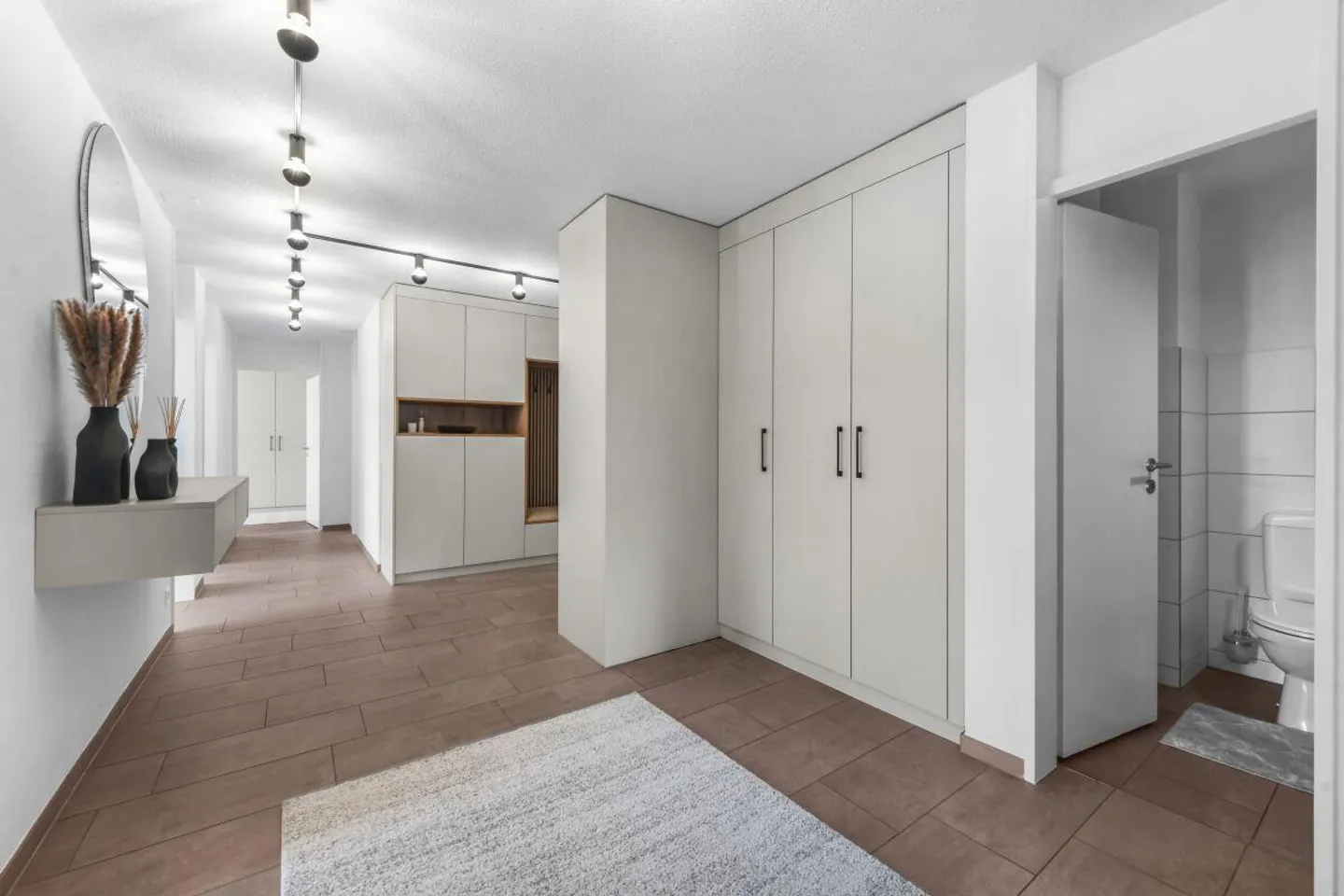 Vivere con comfort e vista – 5,5 stanze in centro - Foto 10 di 24