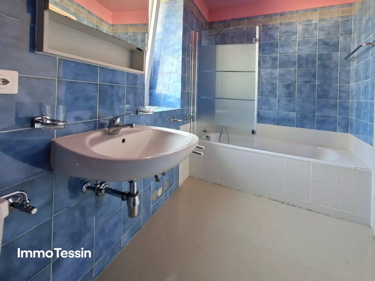 Historical House with 3 Apartments, Courtyard and the Charm of the Past... - Photo 6 of 13