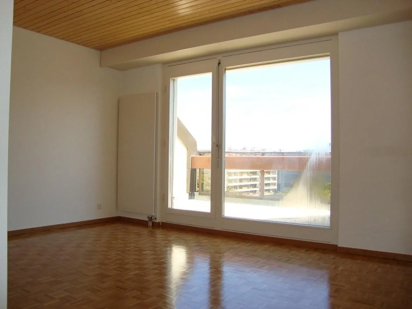 Appartement en attique dans le quartier des Eaux-Vives - Foto 9 di 11