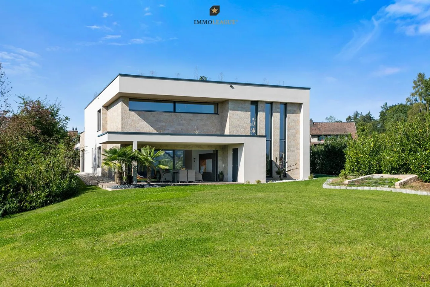 Luxusvilla mit Hallenbad - Foto 1 von 9