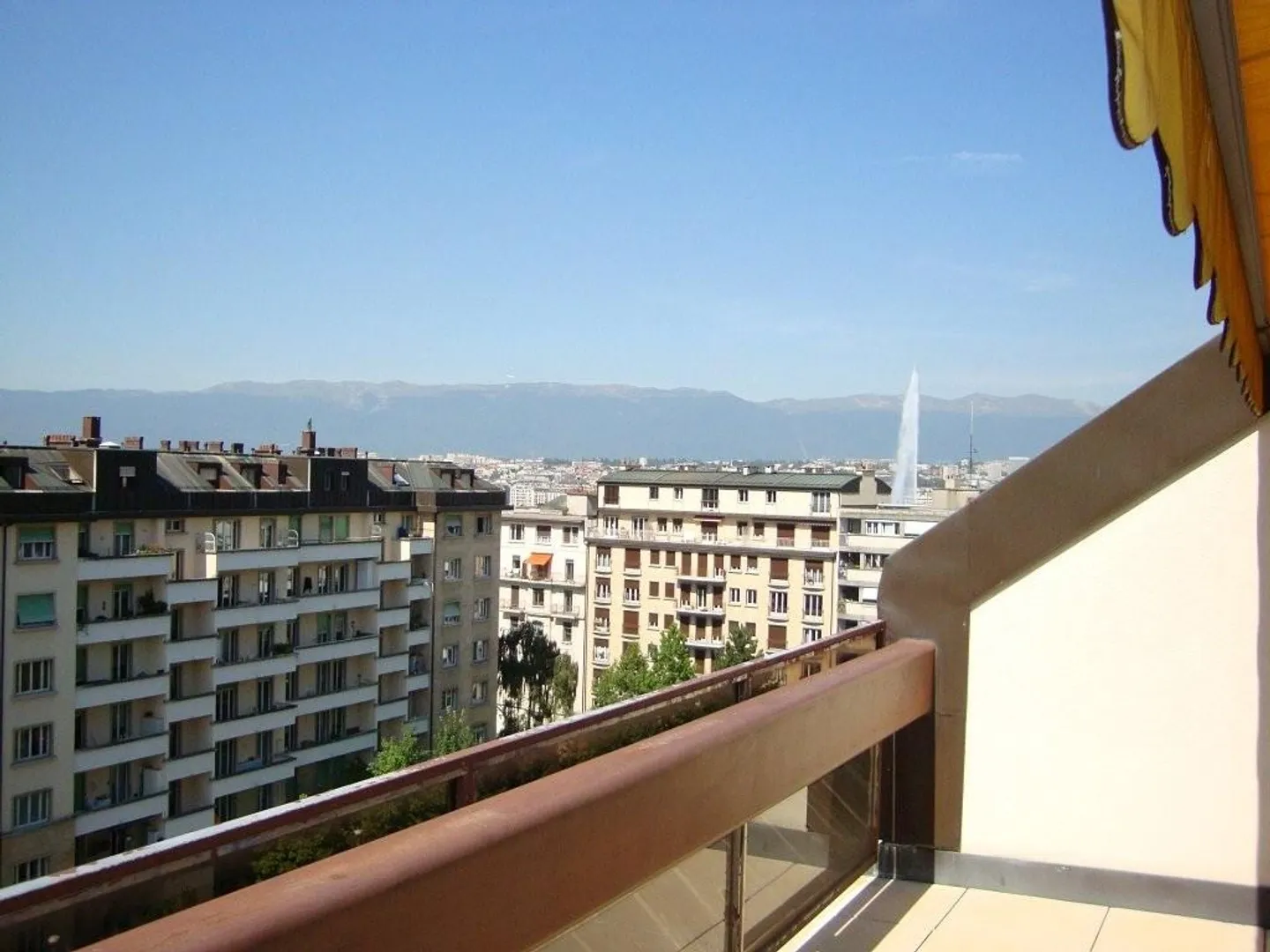 Appartement en attique dans le quartier des Eaux-Vives - Foto 11 di 11