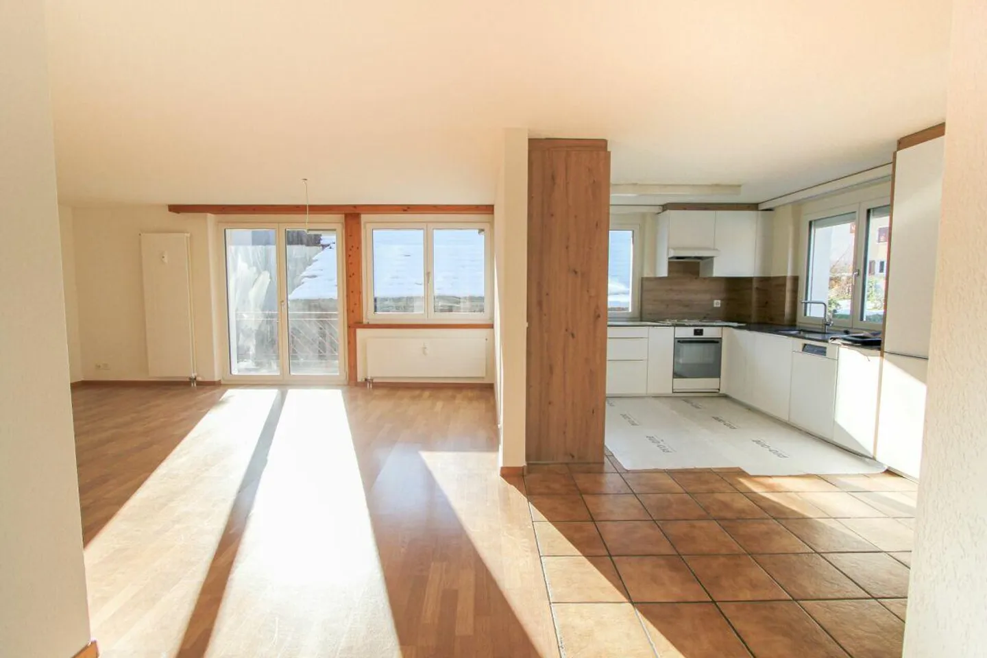 Appartement spacieux de 3,5 pièces au centre du village - Photo 5 sur 11