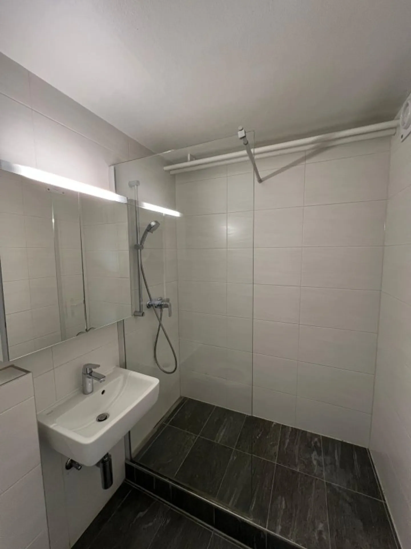 00207 - Studio - Rue des Parcs 71 - NEUCHATEL - Photo 4 of 4