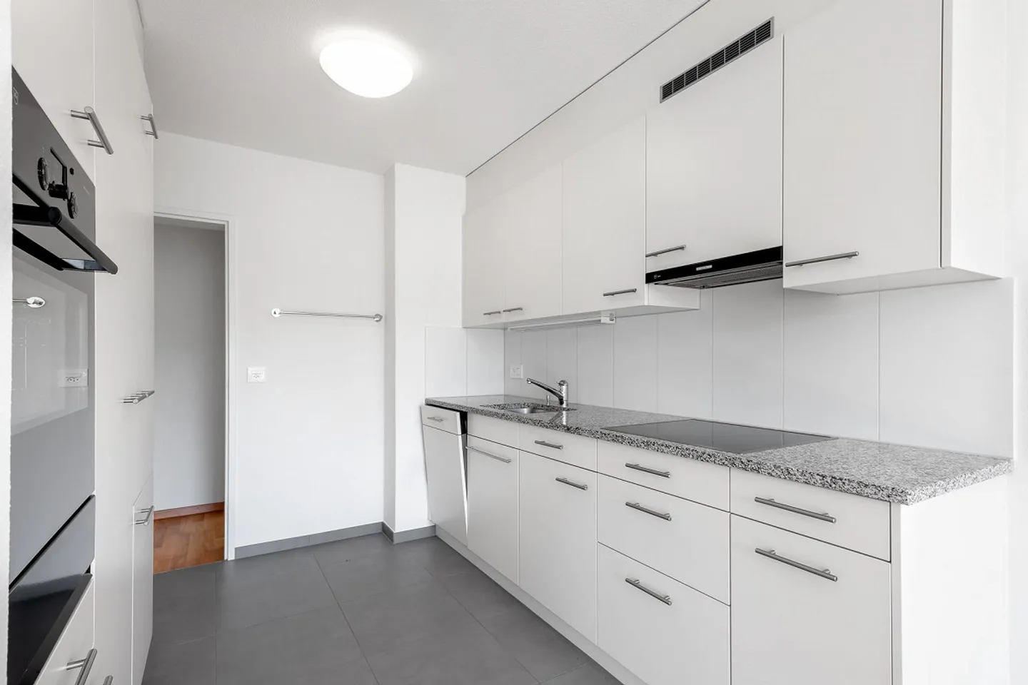 Apartment in a beautiful residential area - Photo 3 of 4