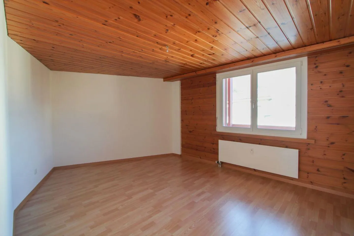 Appartement spacieux de 3,5 pièces au centre du village - Photo 7 sur 11