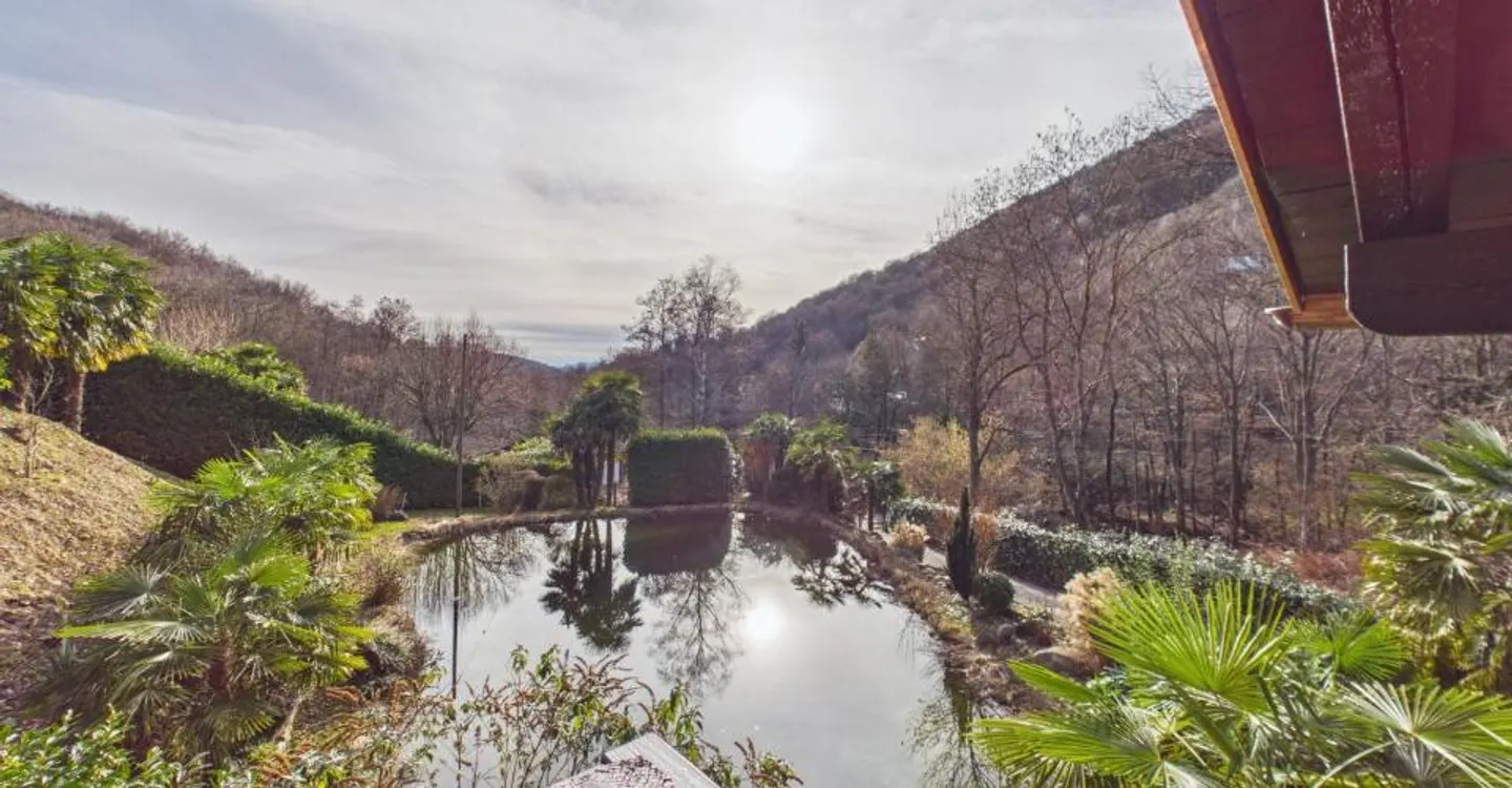Villa exclusive de 7,5 pièces entourée de verdure avec dépendance et petit étang - Photo 7 of 13