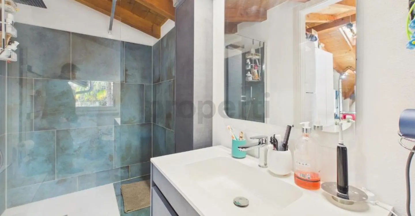 Villa exclusive de 7,5 pièces entourée de verdure avec dépendance et petit étang - Photo 12 of 13