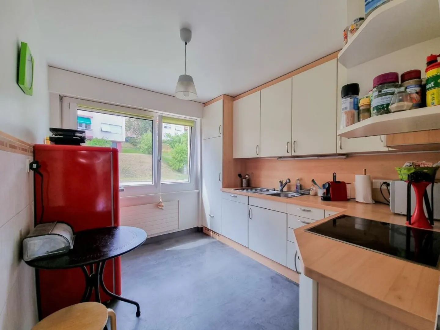 Magnificent 5.5-room apartment with balcony and garage - Photo 5 of 14