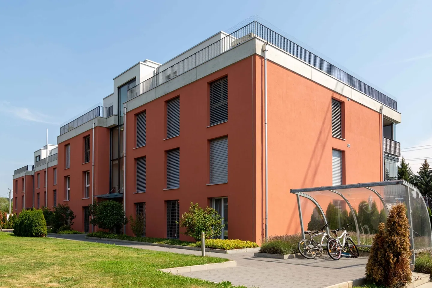 Investissement capital solide dans le Seeland bernois - 10 appartements, année de construction 2014 - Photo 1 sur 12