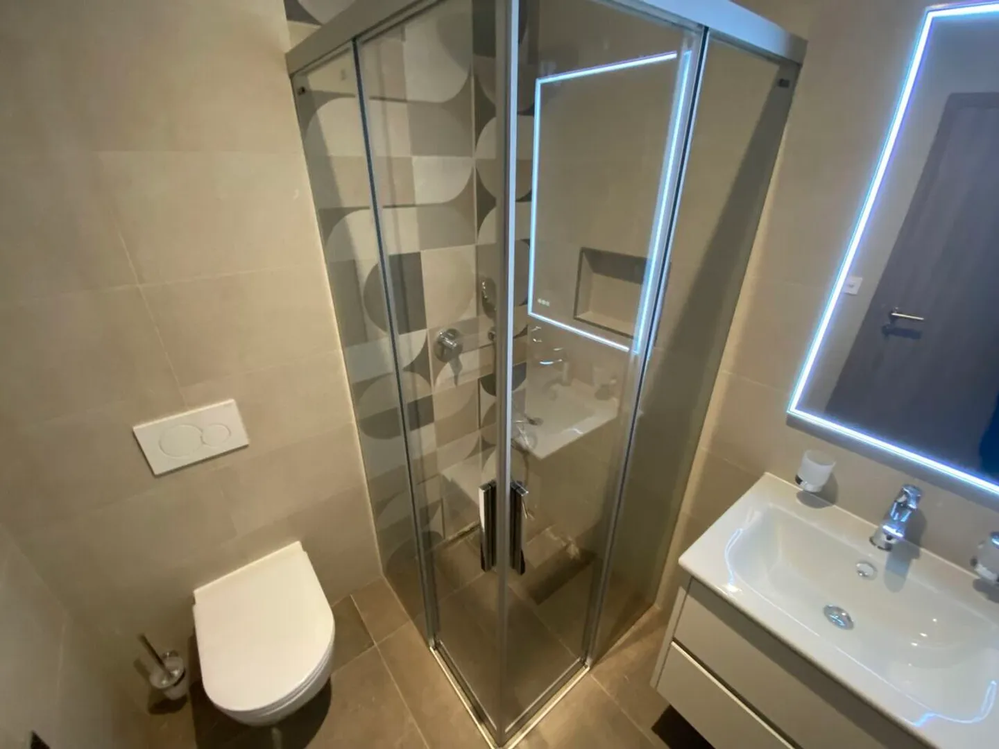 High-end 4.5-room apartment with elevator - Photo 4 of 19