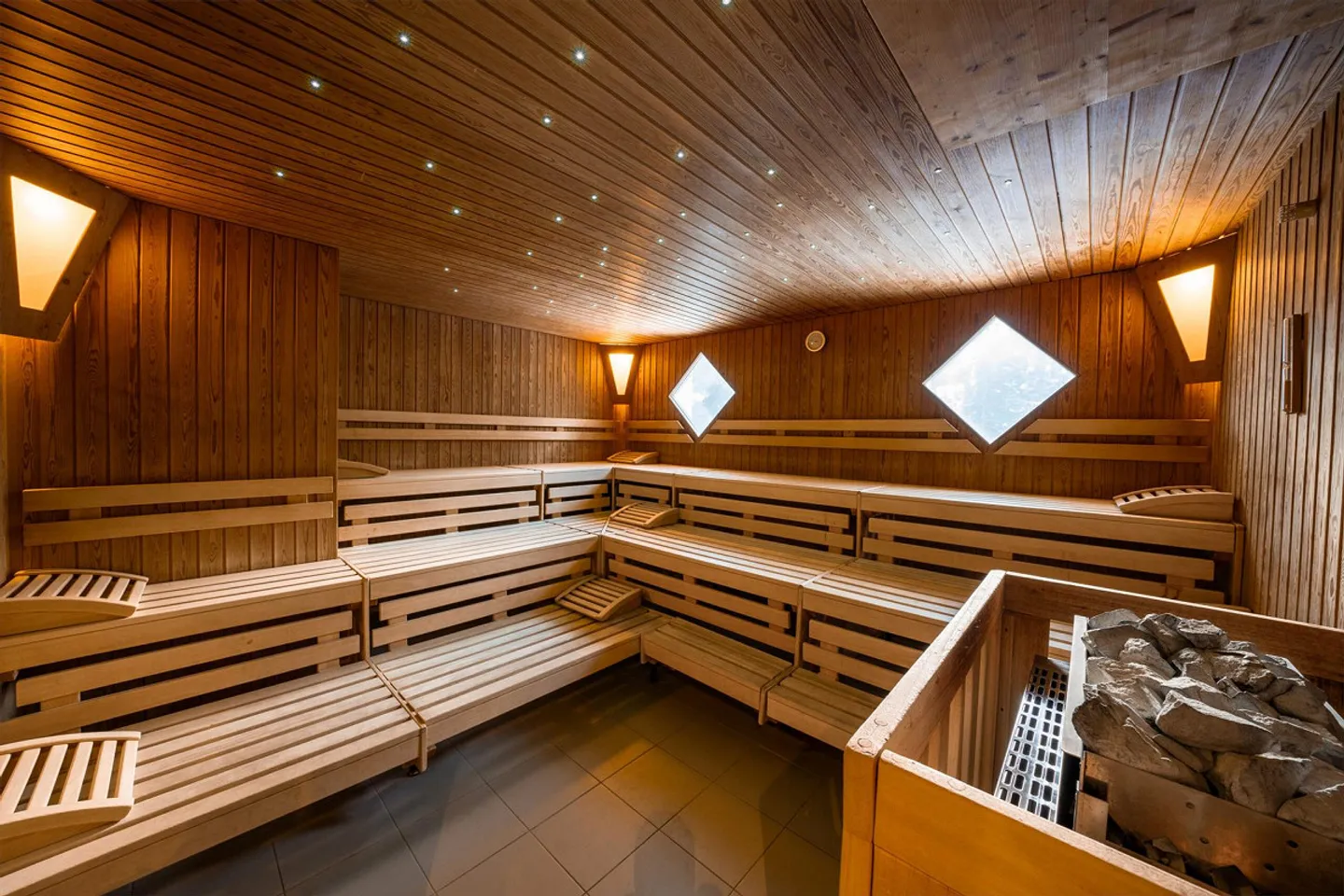 Appartamento moderno per le vacanze ad Arosa, 2 camere, balcone, garage sotterraneo - Foto 18 di 21