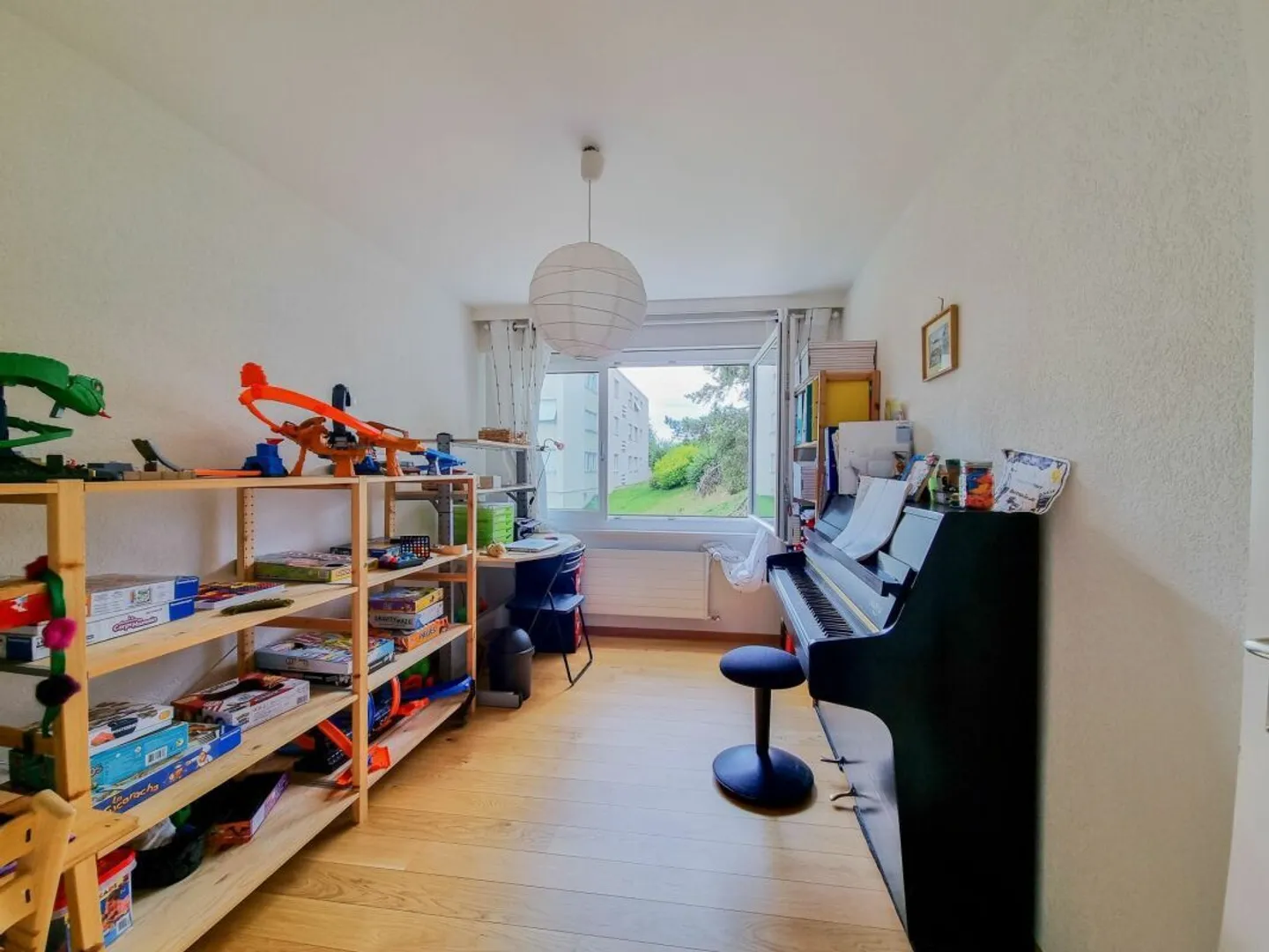 Magnificent 5.5-room apartment with balcony and garage - Photo 10 of 14