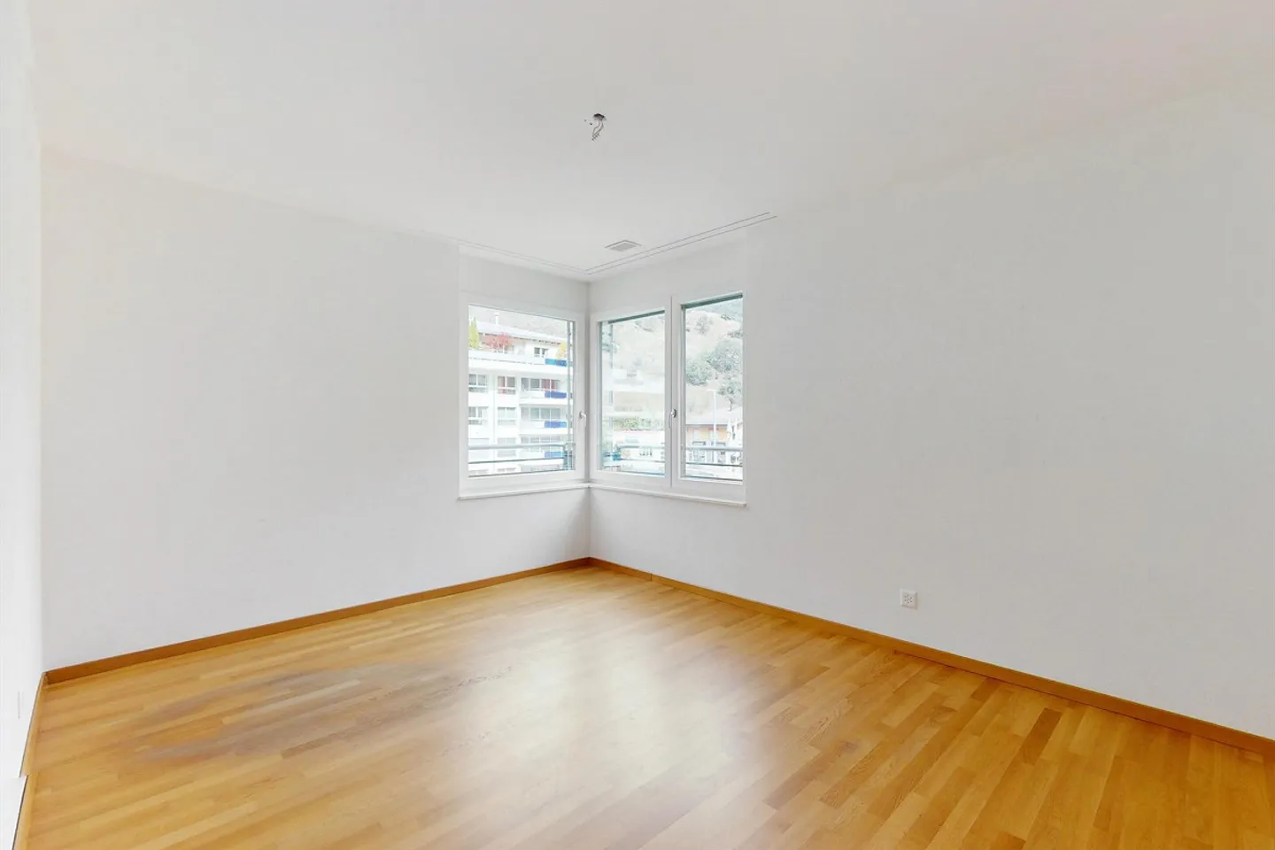 Ruhige Wohlfühloase mit modernem Ausbau sucht Nachmieter! - Foto 4 von 9