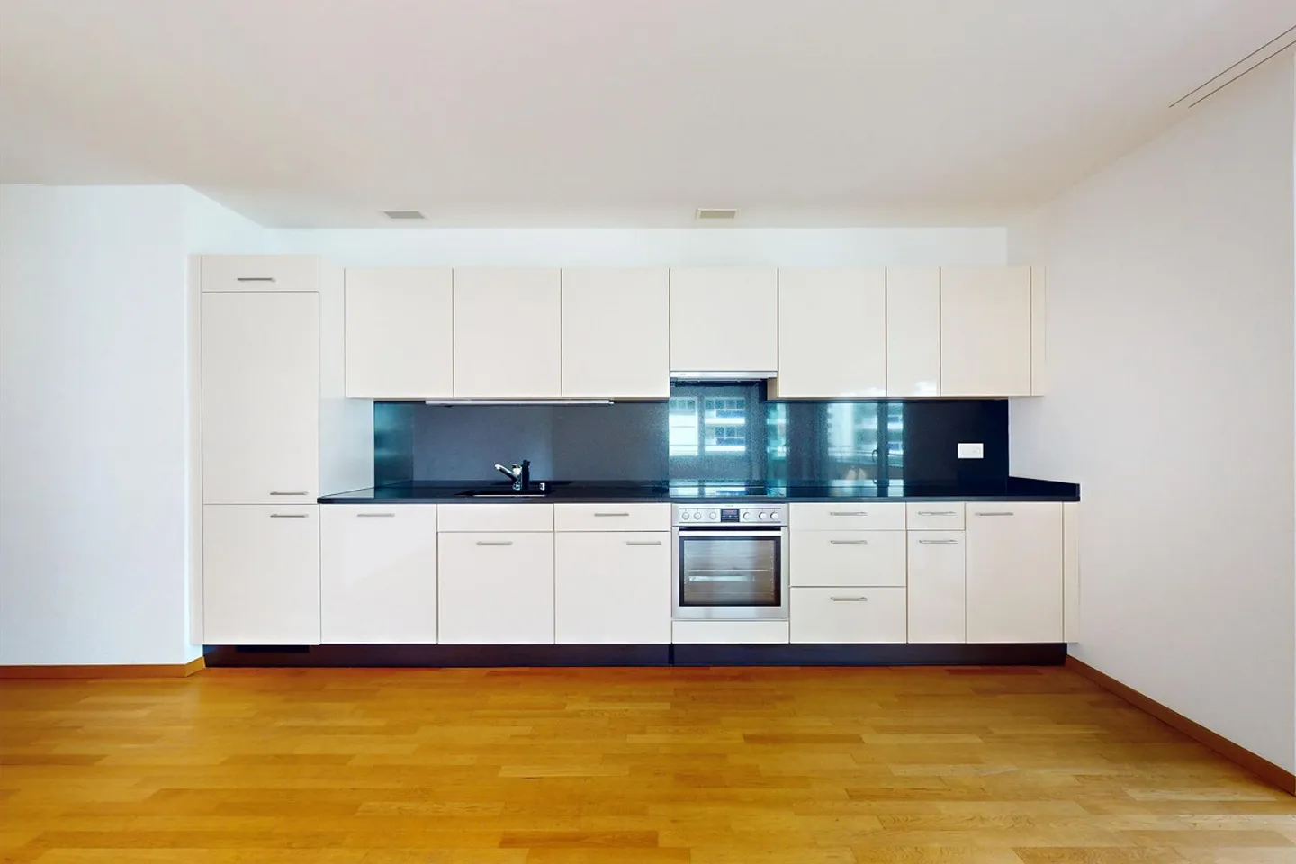 Ruhige Wohlfühloase mit modernem Ausbau sucht Nachmieter! - Foto 6 von 9