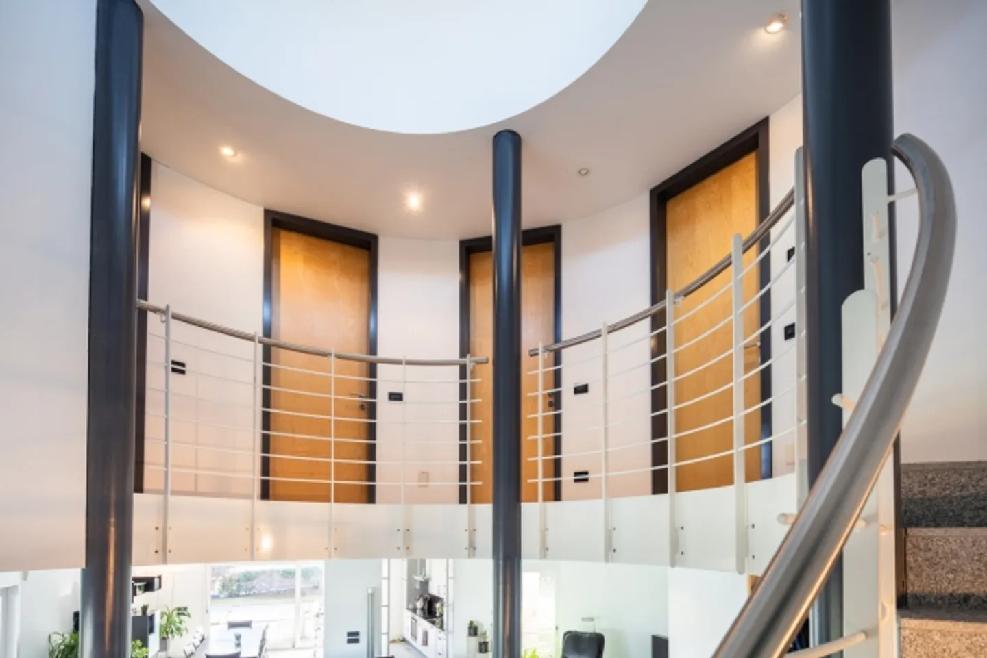 Villa moderne ensoleillée avec piscine et jardin à vendre à Pura - Photo 15 sur 20