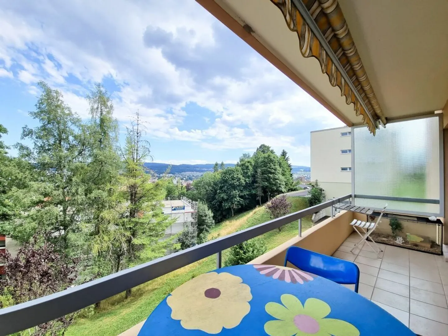 Magnificent 5.5-room apartment with balcony and garage - Photo 12 of 14