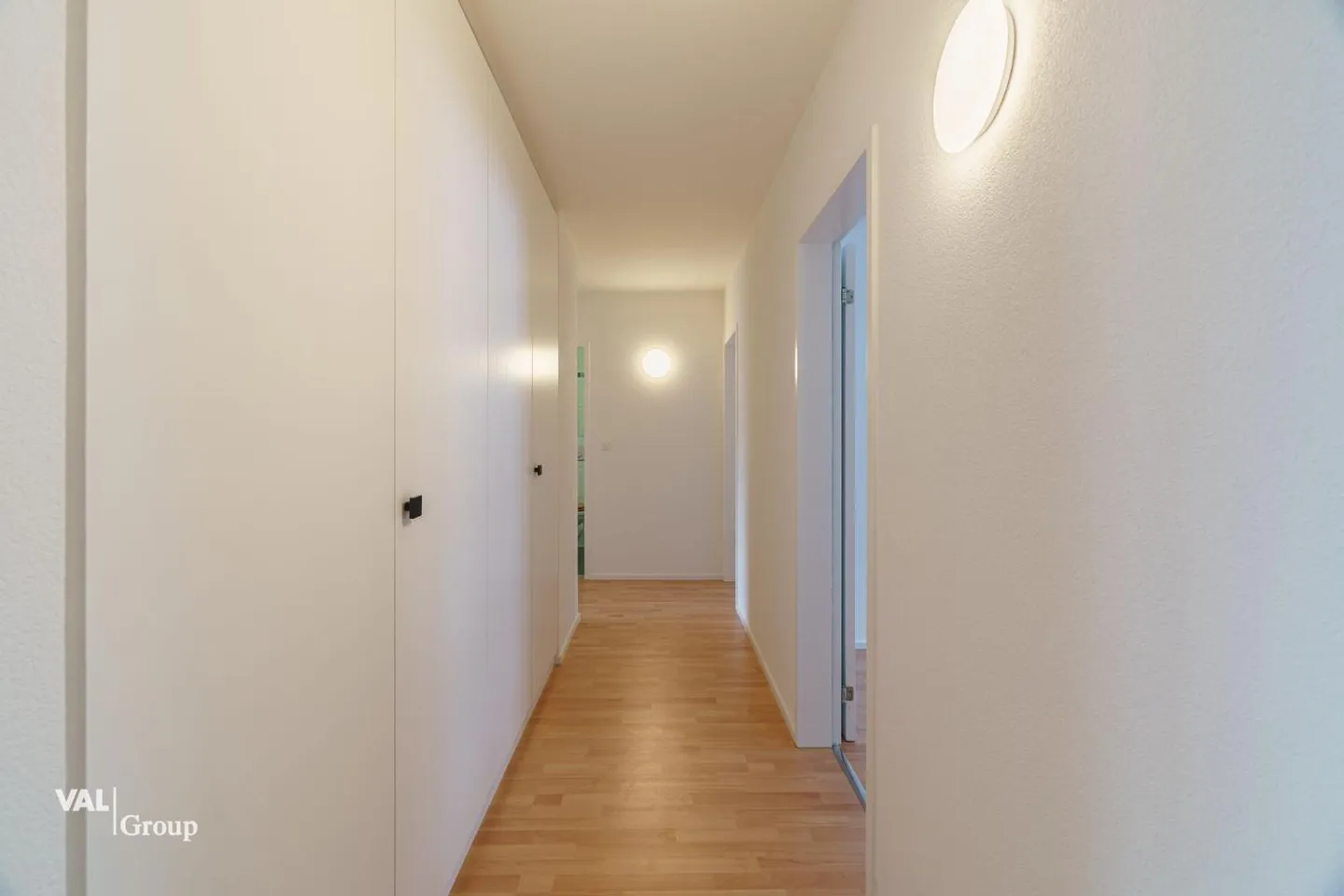 Light-flooded apartment with valley view in a family-friendly neighborhood - Photo 8 of 13