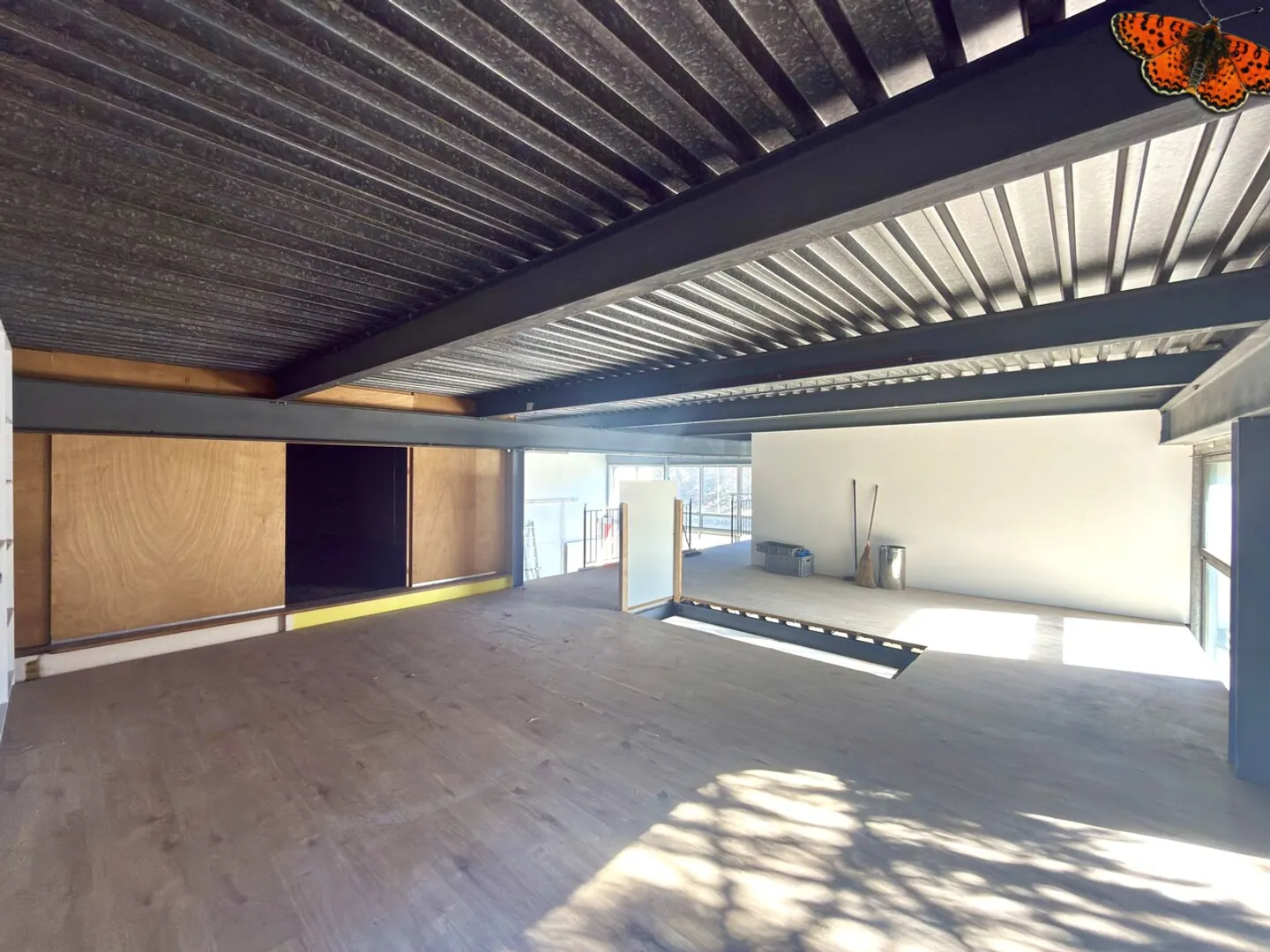 Spazio commerciale con alta visibilità - Foto 7 di 14