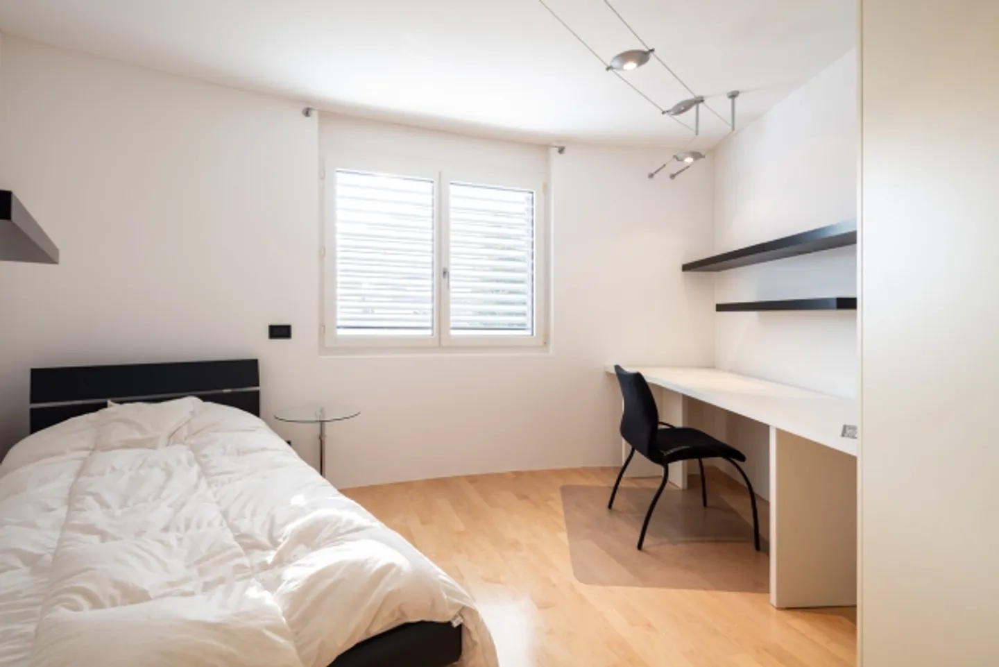 Villa moderne ensoleillée avec piscine et jardin à vendre à Pura - Photo 20 sur 20