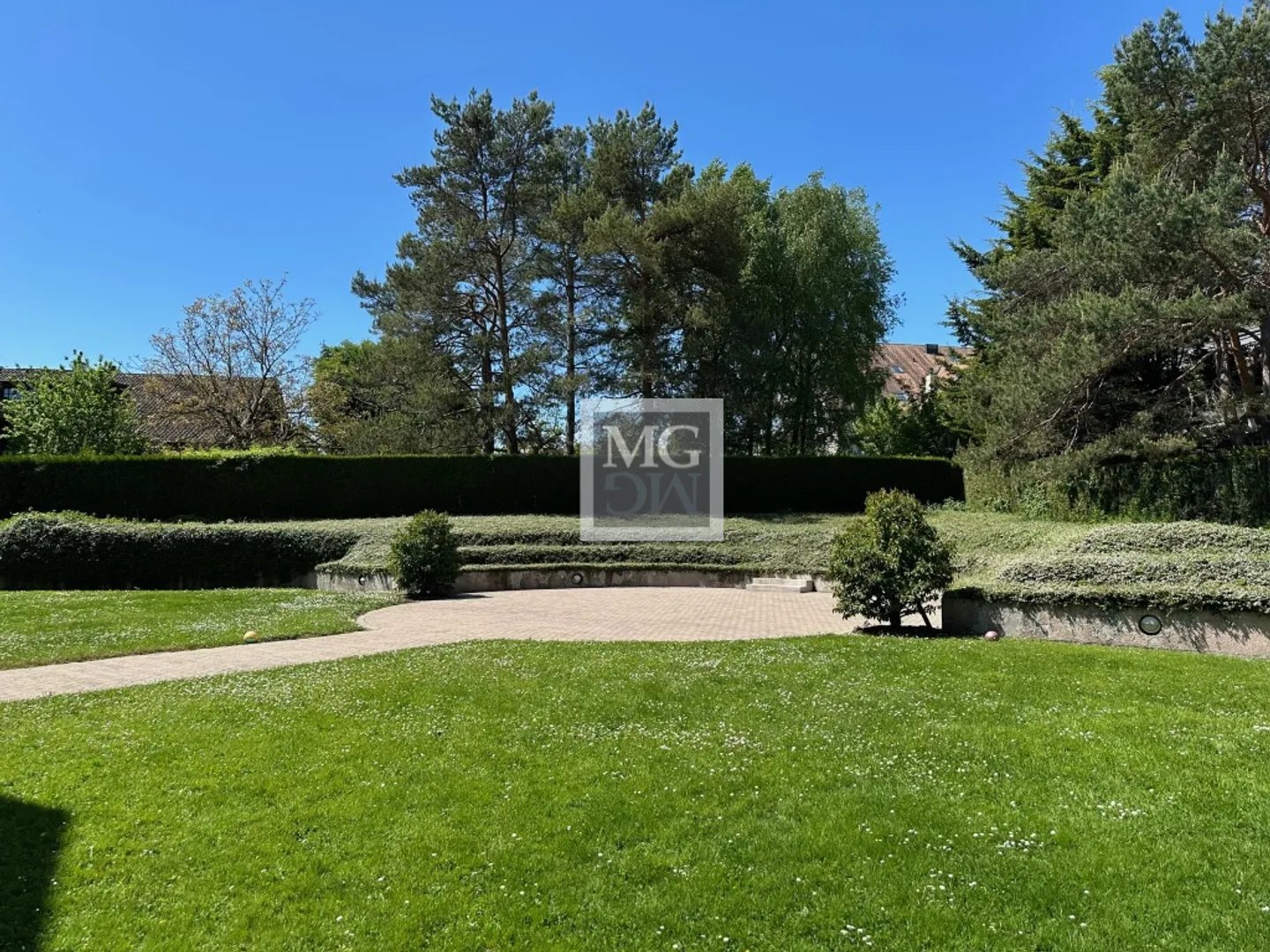 Mies - Duplex de 3,5 pièces avec 2 places de parking, calme et résidentiel - Photo 9 sur 9