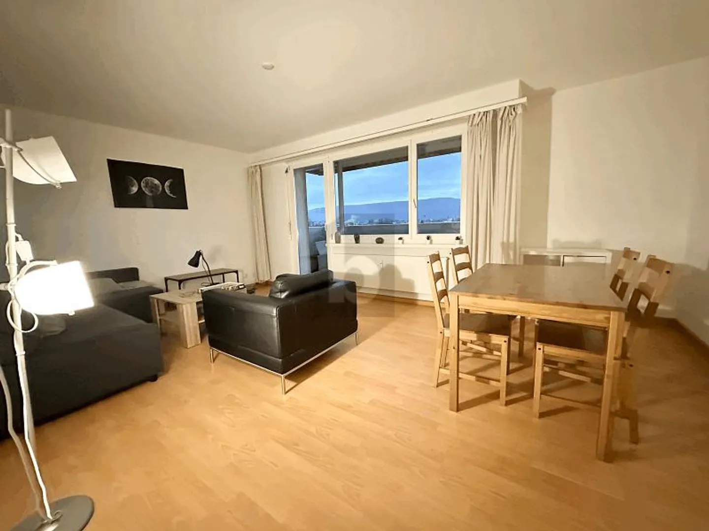 WEITSICHT MIT BALKON UND NEUEM BADEZIMMER - Photo 3 of 6