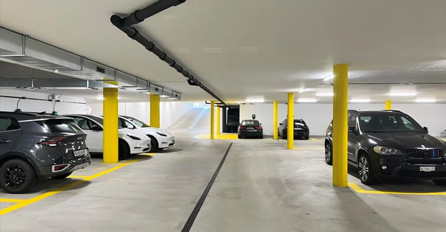 Motorcycle parking spaces for rent - Photo 3 of 3
