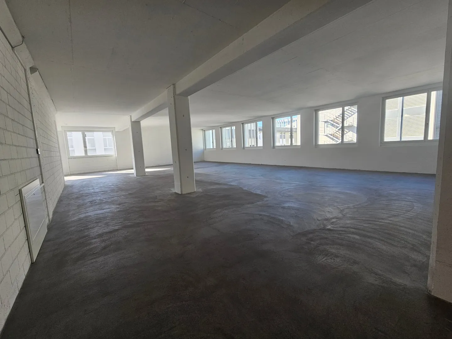 Flexible rental spaces for businesses and creative industries - Photo 3 of 8