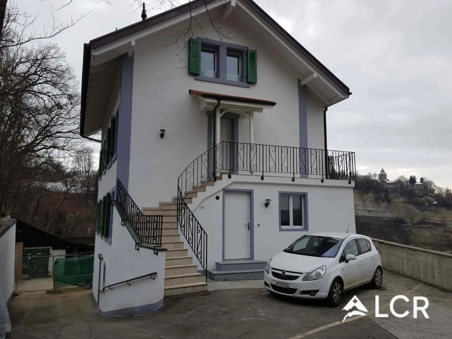 Beautiful apartment of 5.5 rooms / 4 bedrooms / 2 bathrooms / 2 balconies - Photo 11 of 13
