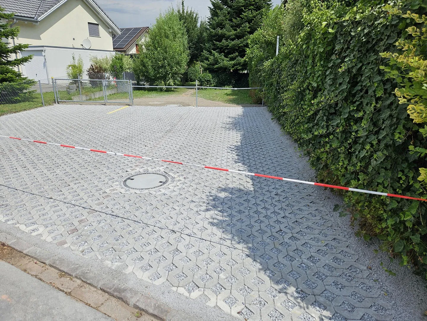 Parkplatz für Wohnmobil, Wohnwagen, Boot, Anhänger, Auto mit 230/400 V - Photo 6 of 8