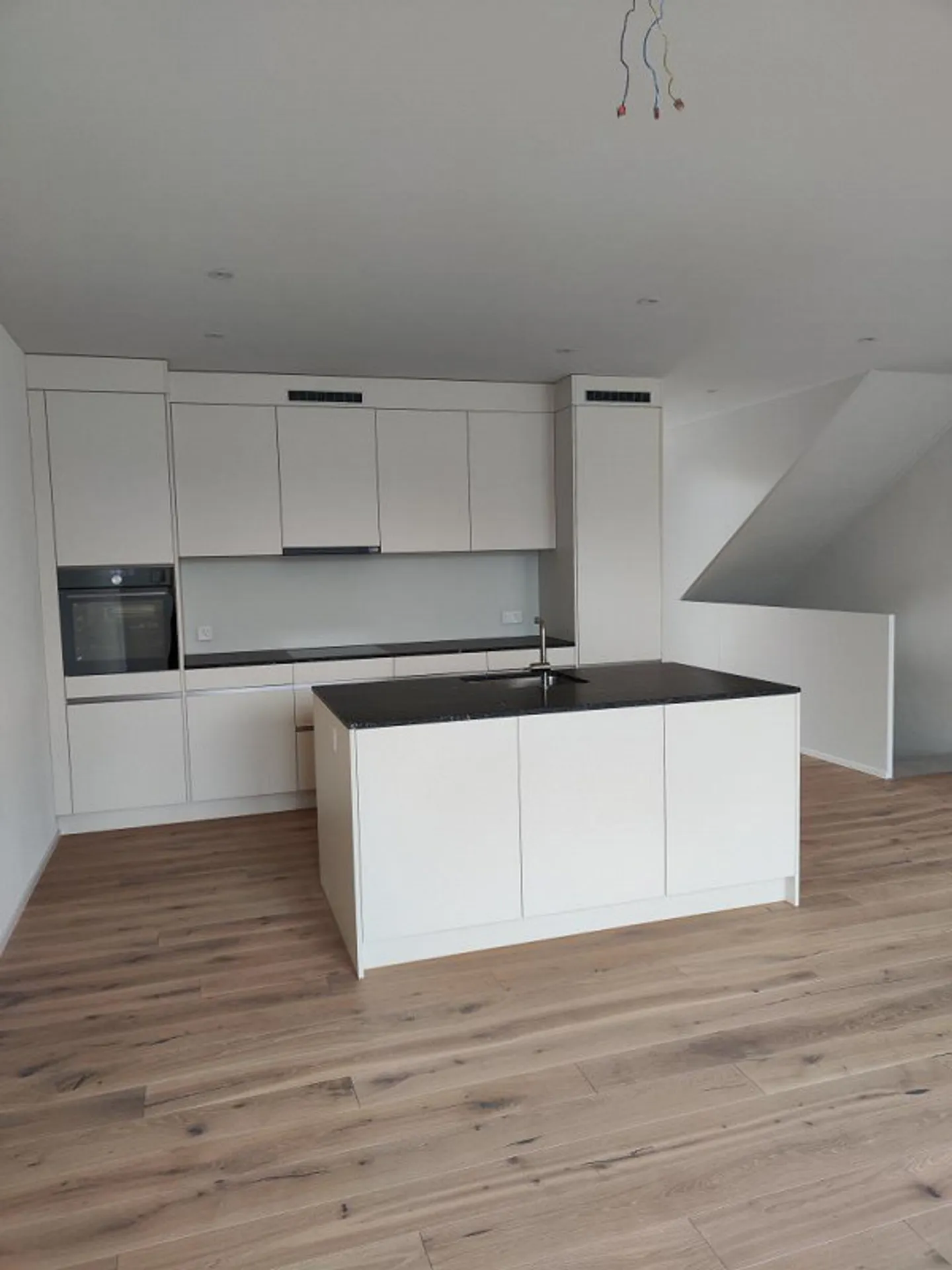 FIRST OCCUPANCY - last 4.5-room maisonette apartment! - Photo 3 of 12